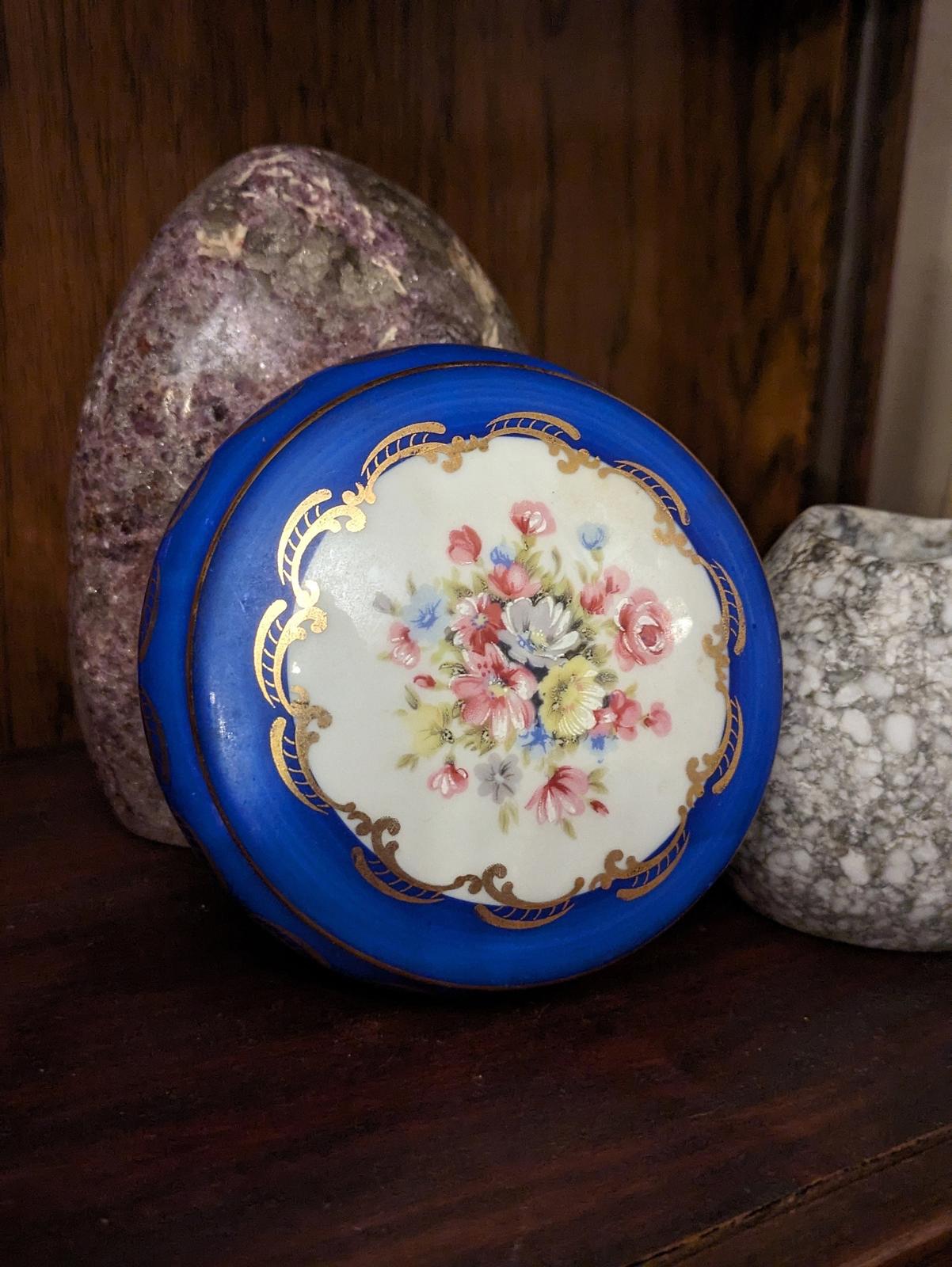 Limoge porcelain round trinket box.