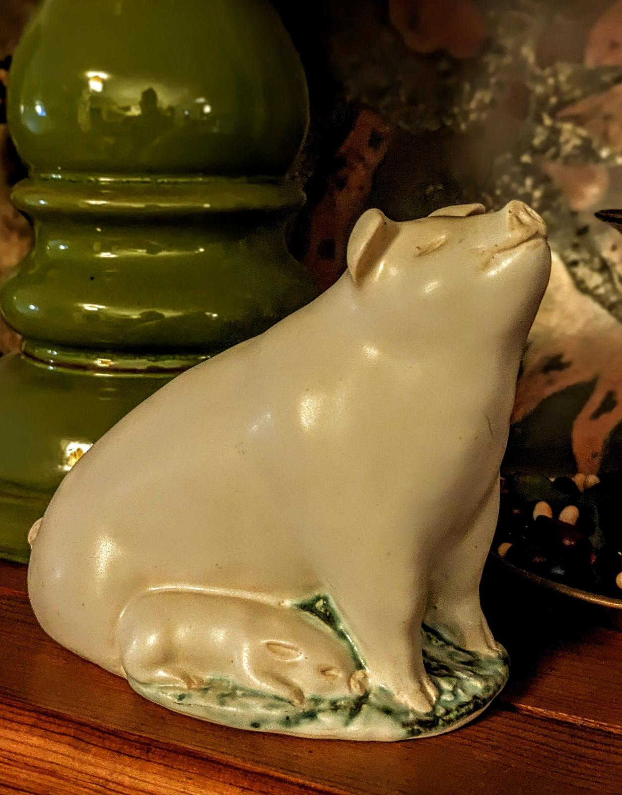 Andersen design studio, mother pig with piglet figurine