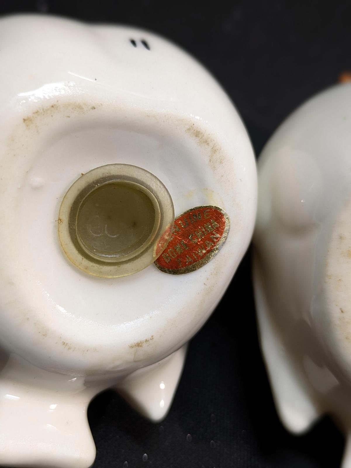 Two Turtle Doves, salt & pepper shakers.  Ceramic. Vintage