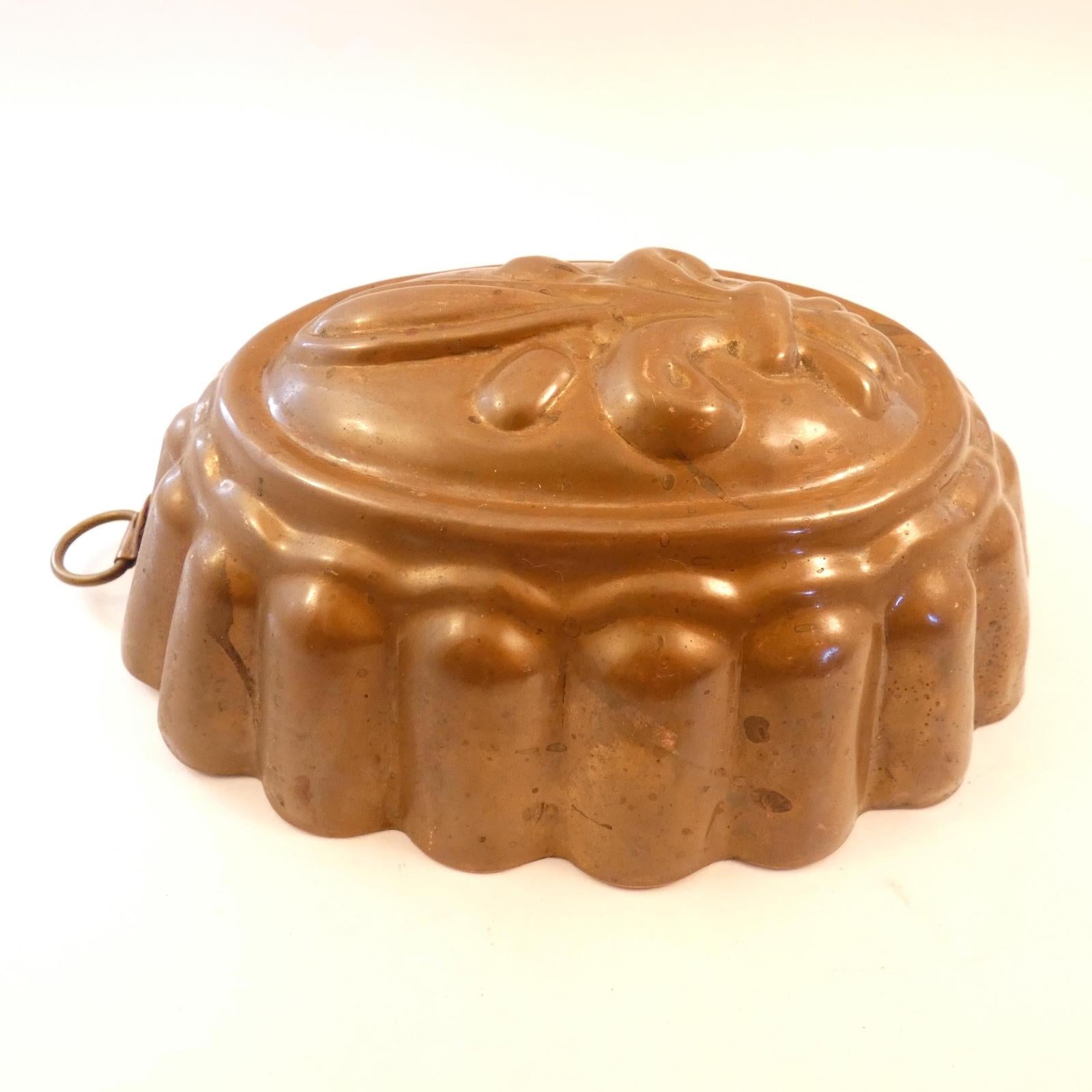 Samarius Copper fleur de lis aspic mold made in Shelton Conn. 1920's 6.5in x