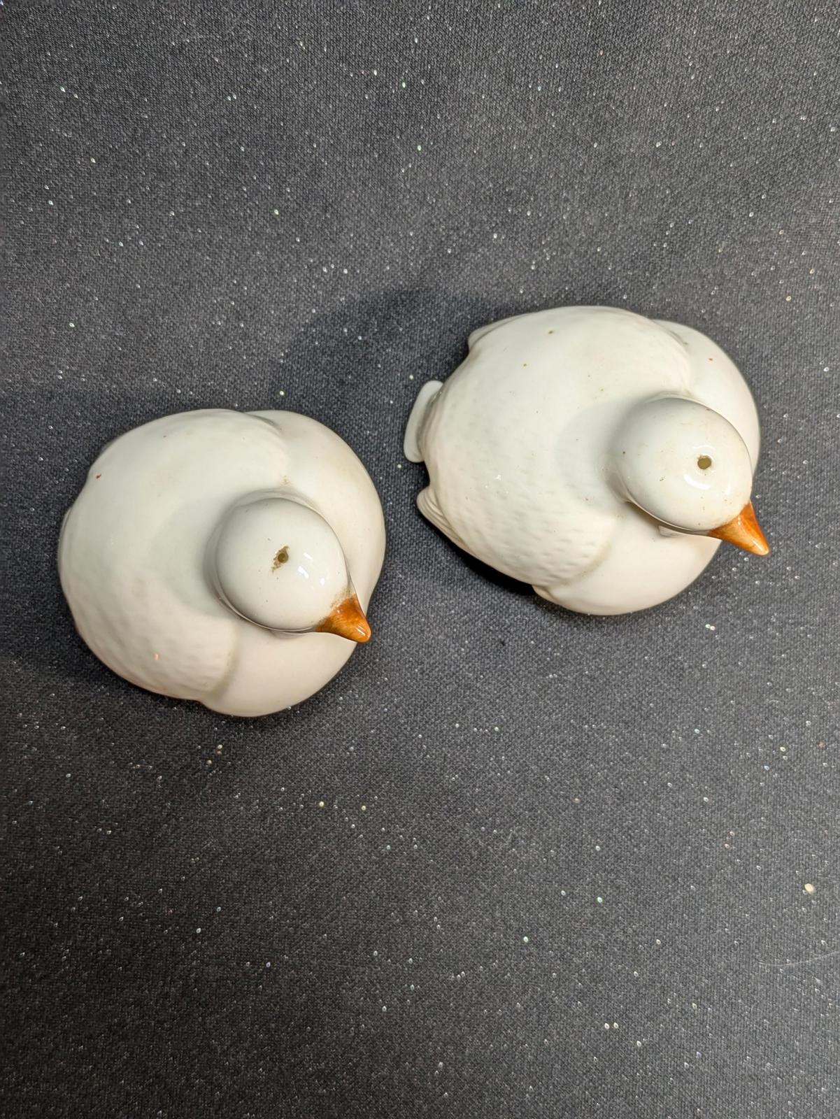 Two Turtle Doves, salt & pepper shakers.  Ceramic. Vintage
