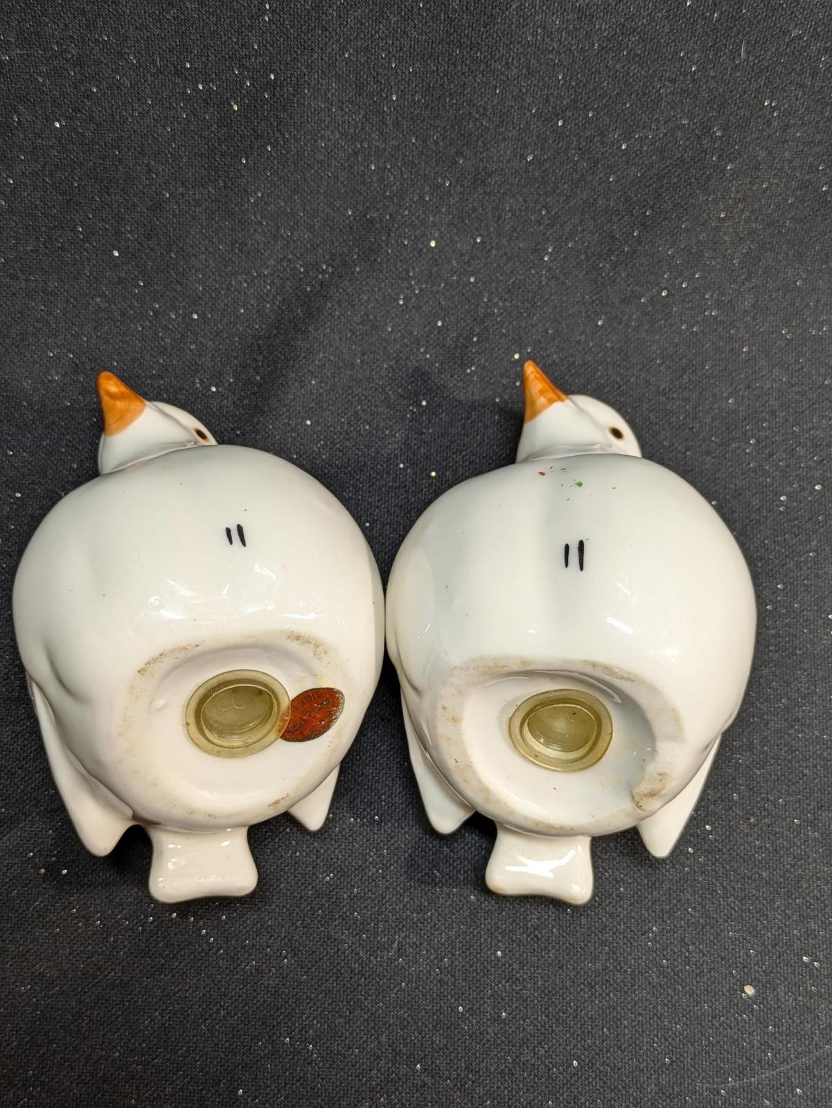 Two Turtle Doves, salt & pepper shakers.  Ceramic. Vintage